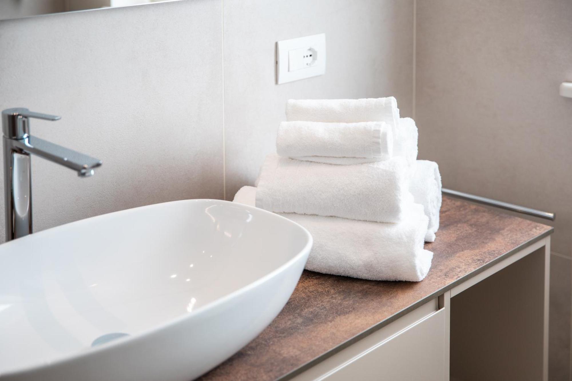 Re Ottone Rooms ลาซีเซ ภายนอก รูปภาพ